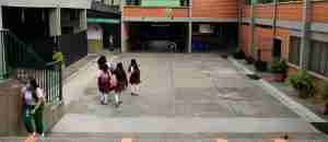 foto de un colegio colombiano